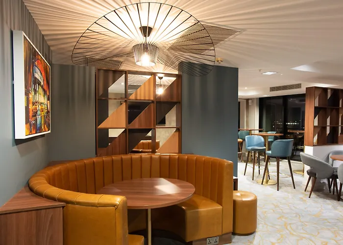 Club Floor King Room
