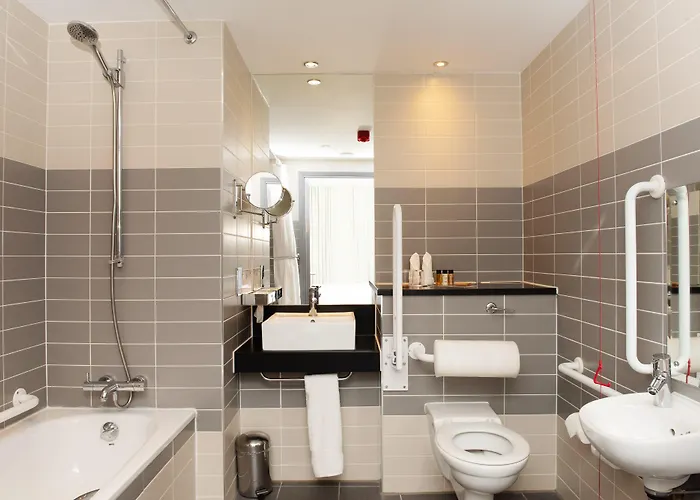 Standard Queen Room Disability Access